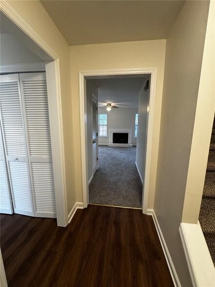 Building Photo - 875 Joseph Club Dr