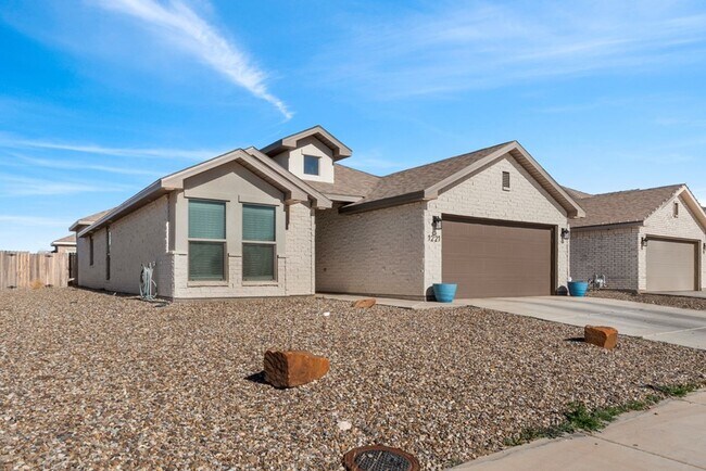 Building Photo - Fully Furnished