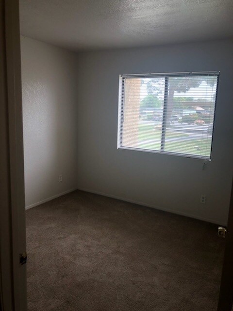Building Photo - *COMING SOON* Beautiful Condo in the Gated Cathedral Springs Community
