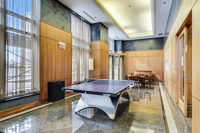 Building Photo - 420 E Waterside Dr