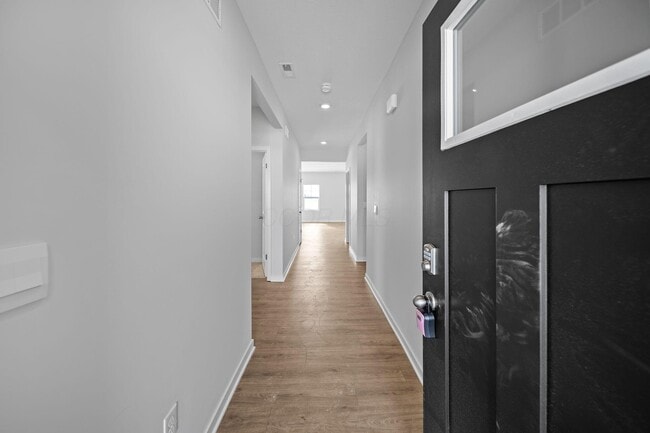 Building Photo - 511 Darliene Dr