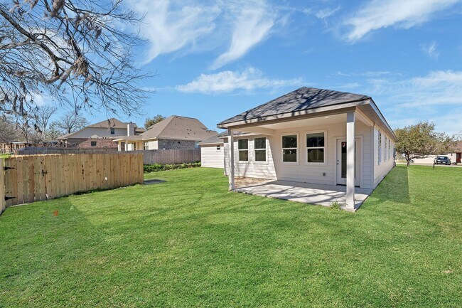 Building Photo - 939 Lake View Dr
