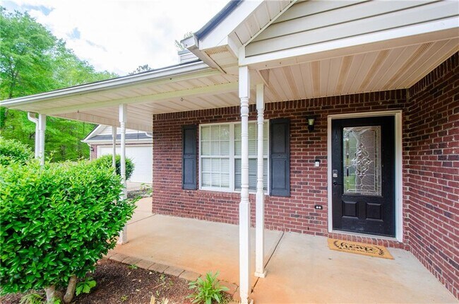 Building Photo - 238 Knob Hill Dr