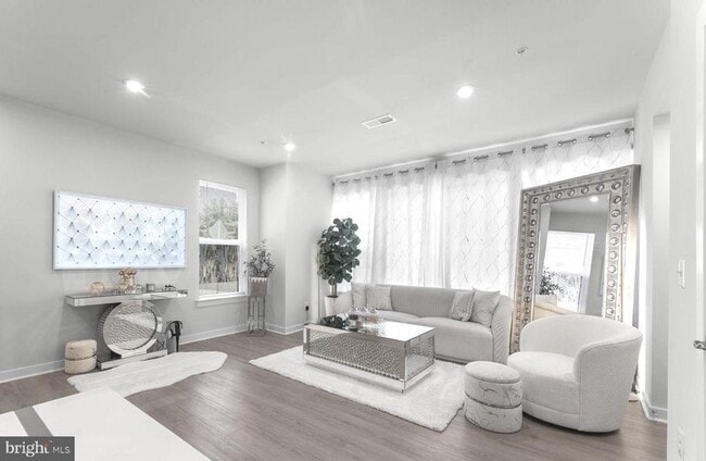 Building Photo - 43785 Transit Sq