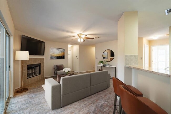 Building Photo - 7704 Plateau Cove