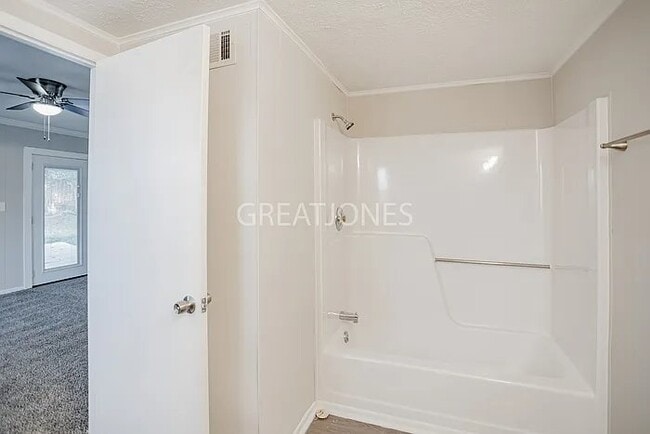 Building Photo - 1816 Wellborn Dr
