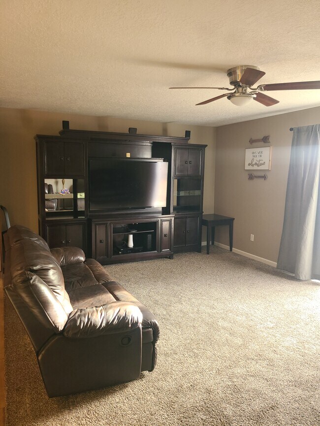 Building Photo - 8704 Rough Rider Rd NE