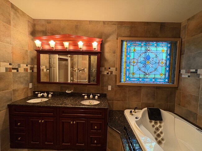 Building Photo - 950 Nathaniel Trail