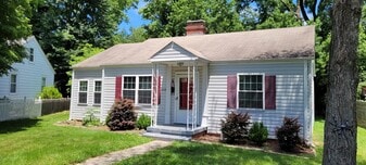 Building Photo - 3008 Peebles Dr