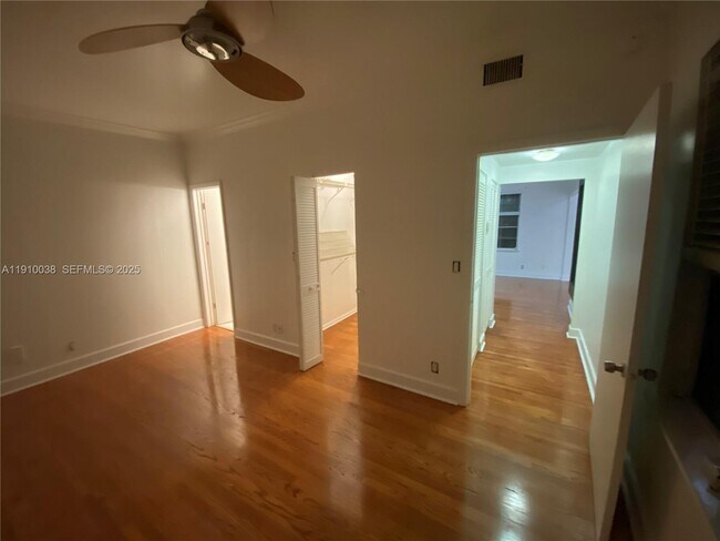 Building Photo - 610 8th St