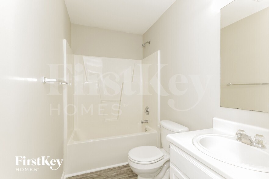 Building Photo - 7307 Woodbourne Ln