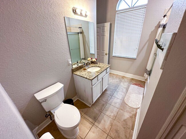 Building Photo - 3 Bed/ 2.5 Bath Pet Friendly Home!