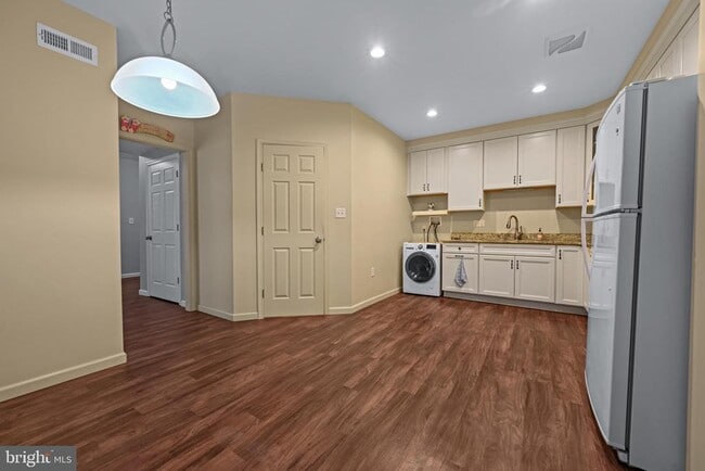 Building Photo - 4018 Tiber Falls Dr