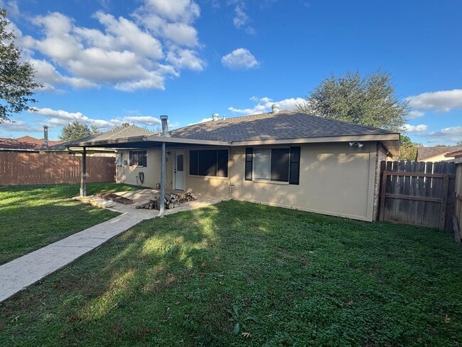 Building Photo - 7307 Crystalglen Dr