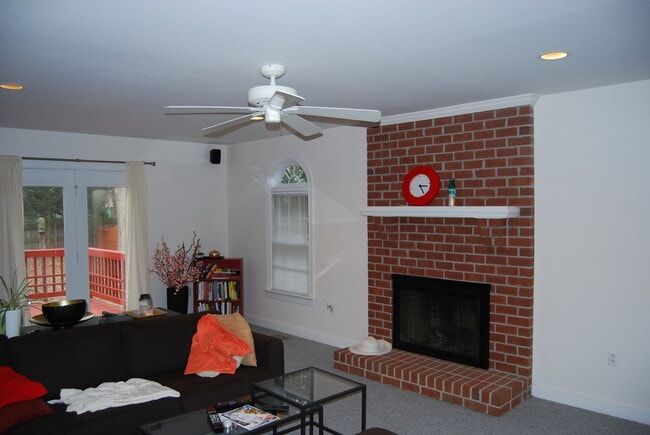 Building Photo - 8413 Wilshire Pl