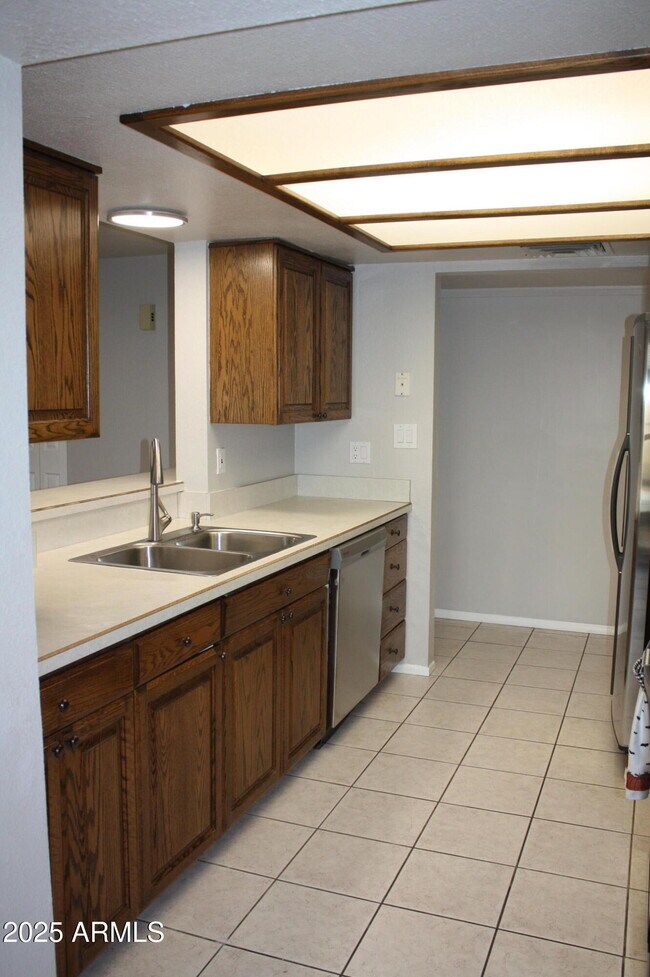 Building Photo - 15420 N 58th Ave