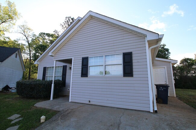 Building Photo - 113 Shandon Ln