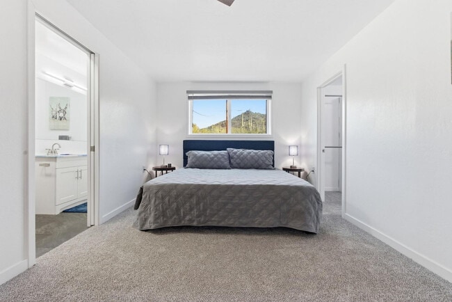 Building Photo - 36975 N Sunset Trail