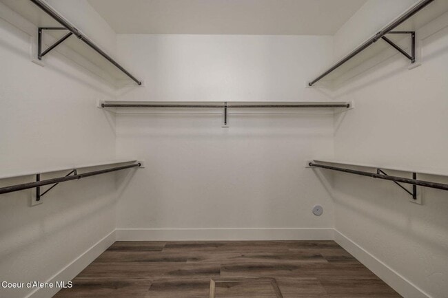 Building Photo - New Home in Thayer Farms North!