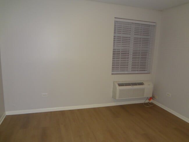 Building Photo - 2013 Silverstone Dr