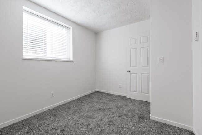 Building Photo - 360 N Woodruff Ave