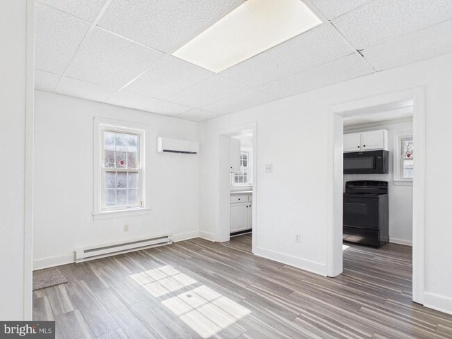 Building Photo - 629 Virginia Ave