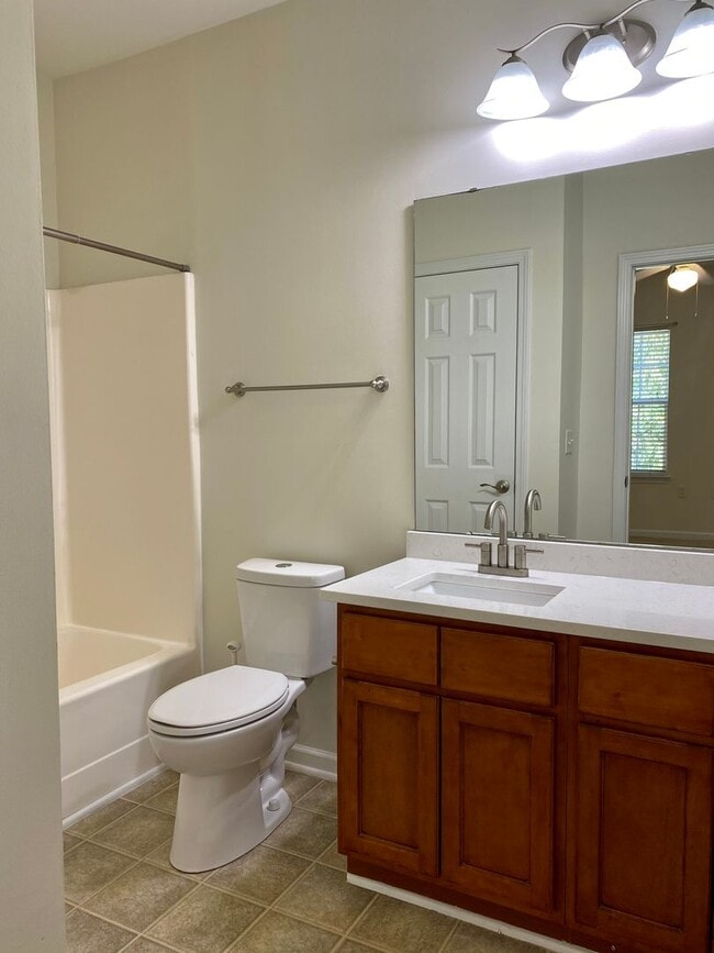 Building Photo - 2621 Oldgate Dr