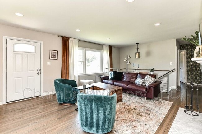 Building Photo - 1015 Woods Pl