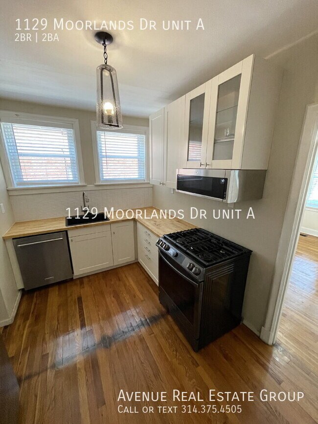 Building Photo - 1129 Moorlands Dr
