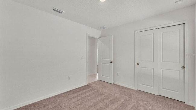 Building Photo - 727 Chestnut Ln