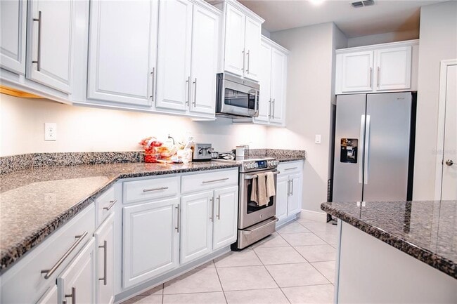 Building Photo - 10452 Laguna Plains Dr
