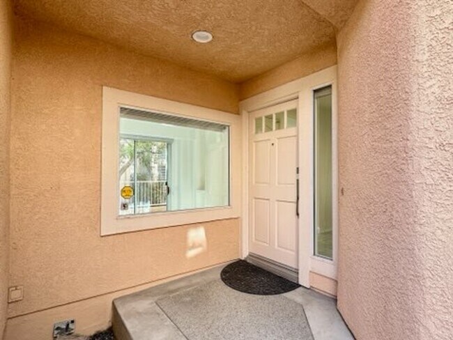 Building Photo - Beautiful home located in the coveted Rancho San Rafael area of Glendale