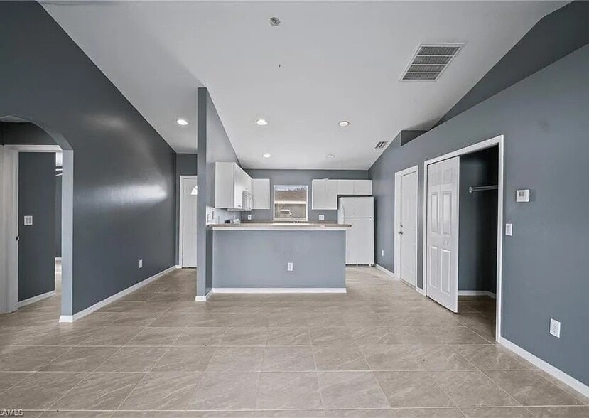 Building Photo - 4440 28th St SW
