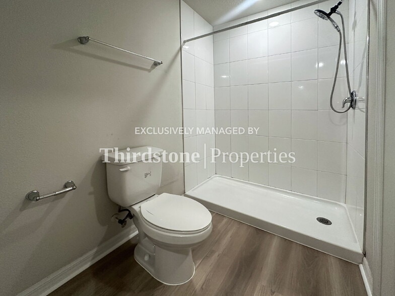 Building Photo - 6522 Sweetbay Ln