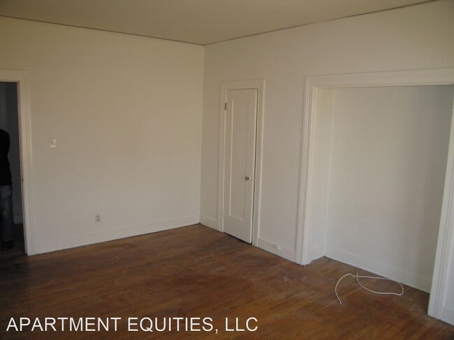 Building Photo - 1930 Whitley Ave