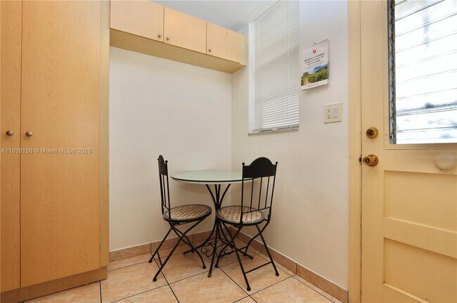 Building Photo - 2851 Leonard Dr