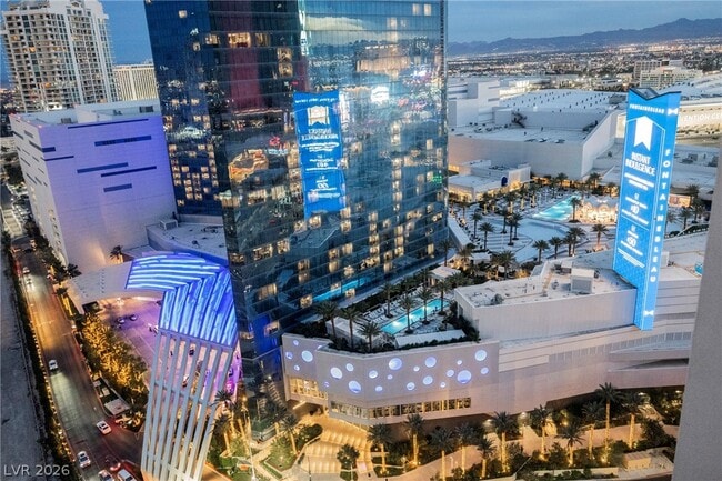 Building Photo - 2700 S Las Vegas Blvd