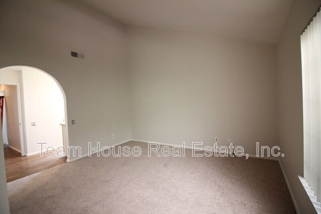 Building Photo - 25433 Plaza Escovar