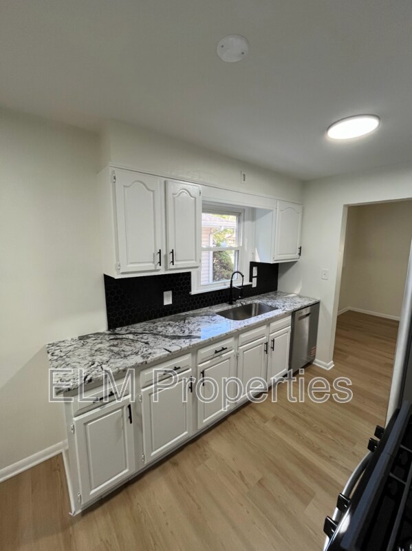 Building Photo - 818 S Ashburton Rd