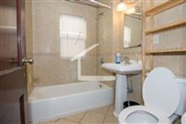 Building Photo - 59 Etna St