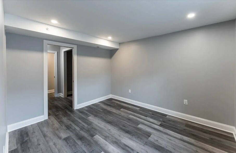 Building Photo - 4462 Broadway Blvd