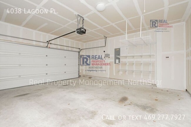 Building Photo - 4038 Lagoon Pl