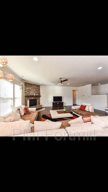 Building Photo - 3901 Kestrel Ln