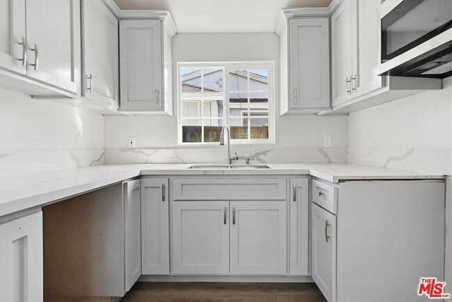 Building Photo - 2163 W 27th St