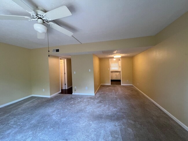 Building Photo - 1625 Centerville Rd