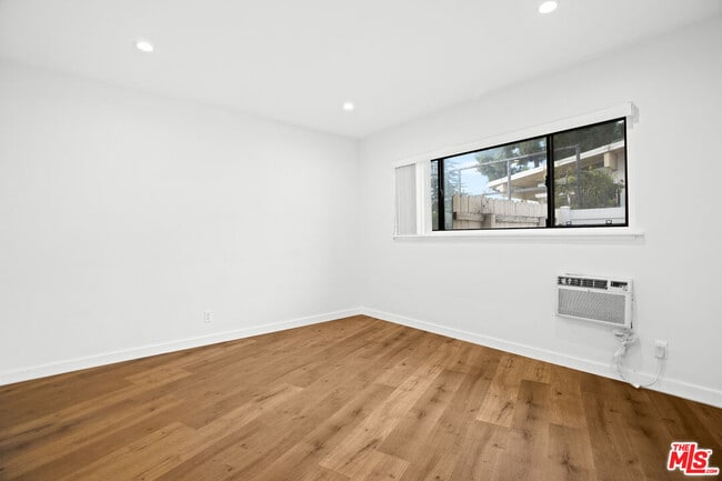Building Photo - 2254 Stradella Rd