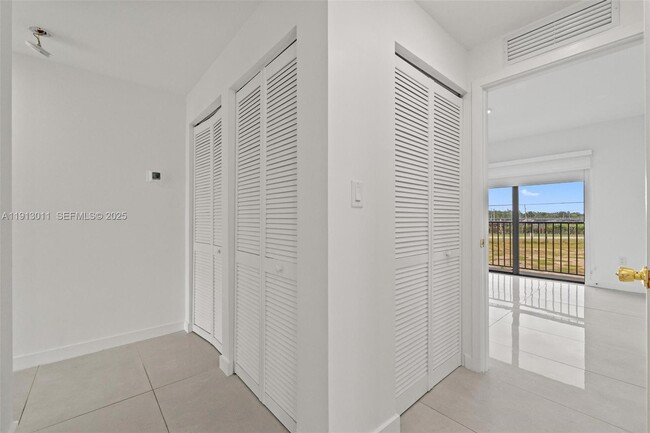 Building Photo - 26126 SW 146th Ct