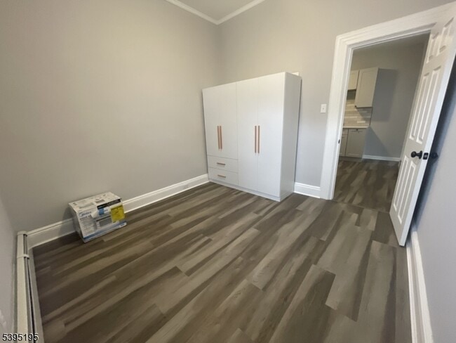 Building Photo - 84 Westervelt Pl