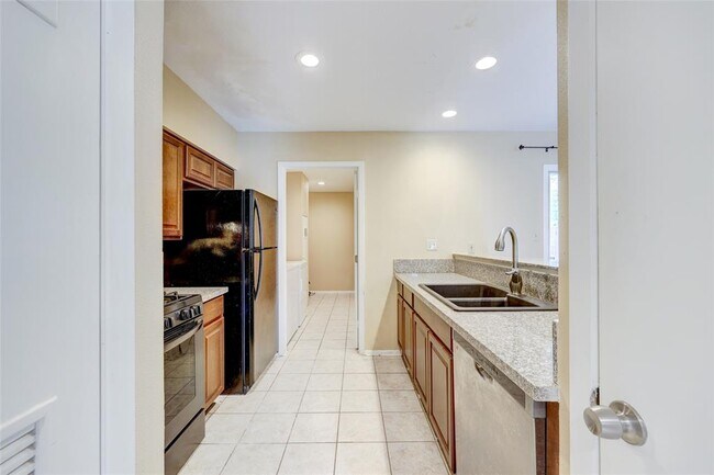 Building Photo - 709 Castle Ridge Rd