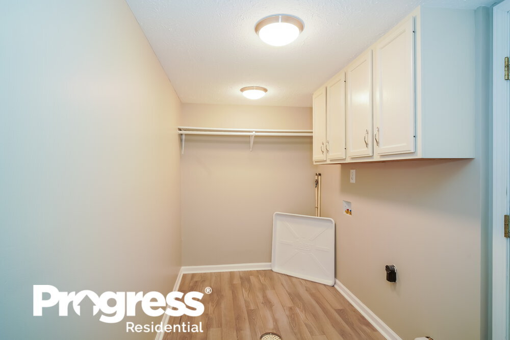 Building Photo - 8633 Buffalo Ridge Dr